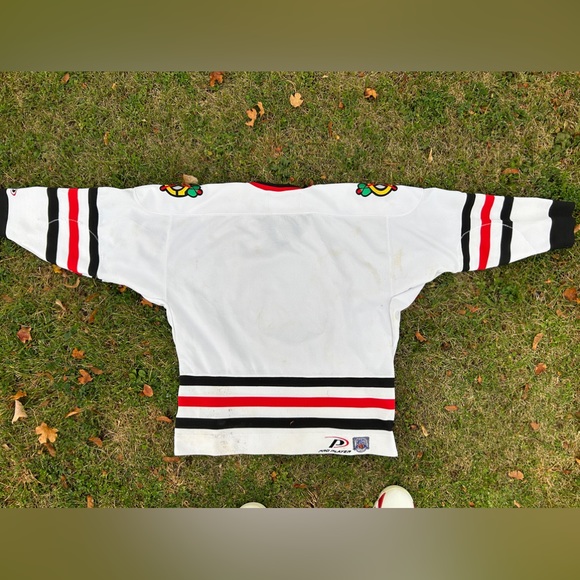 Pro Player Chicago Blackhawks NHL Jersey 
Size L - Picture 4 of 6